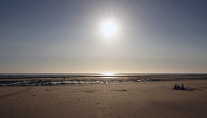 Coucher de soleil sur la Côte d'Opale, plage d'Hardelot en France