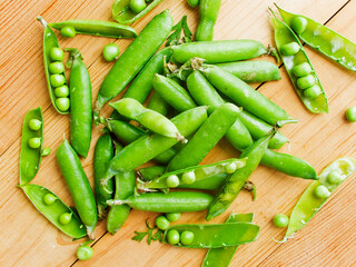Fresh green peas