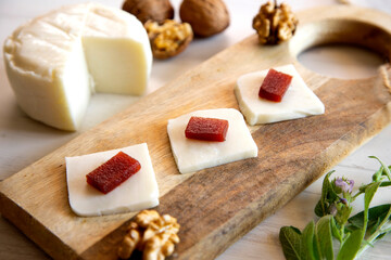 Organic premium cheese with quince
