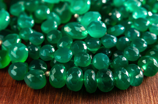 beads made of chrysoprase