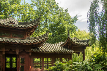 Fototapeta na wymiar chinese pavilion in the garden