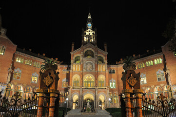 Fototapeta na wymiar バルセロナのサンパウ病院　Night view of Sant Pau Hospital in Barcelona