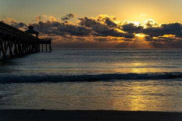 Fototapeta premium sunrise on the beach