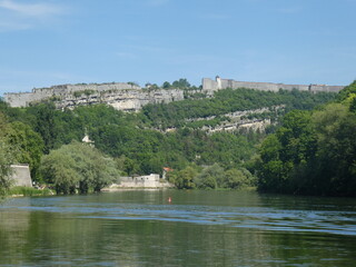 Croisière du Bateau Vauban sur le Doubs à Besançon, France