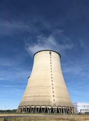 cheminée de centrale électrique