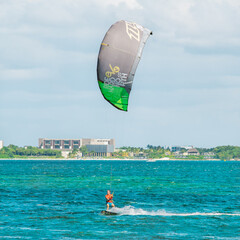 kite surfing en Cancún