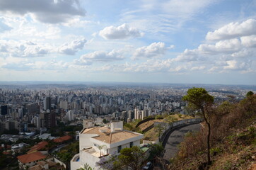 Obraz premium Landscape of the city of Belo Horizonte, State of Minas Gerais, Brazil at a sunny day with blue sky at 3pm in the spring