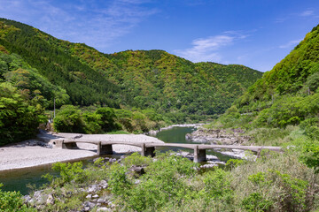 四万十川 上岡沈下橋（向山橋）-洪水時には橋面が水面下になる橋-