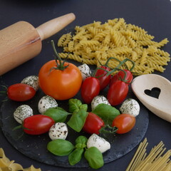 Pasta mit Tomate Mozzarella