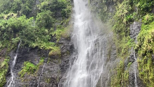 Cascade de Te Fa&rsquo;aurumai &agrave; Tahiti, Polyn&eacute;sie fran&ccedil;aise 