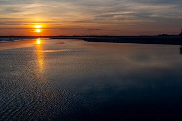 Sunset at Low Tide, Wide Beach sans People