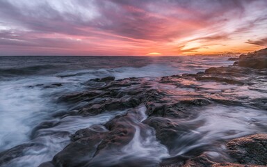 Wellen und Abendliches Meer auf Teneriffa