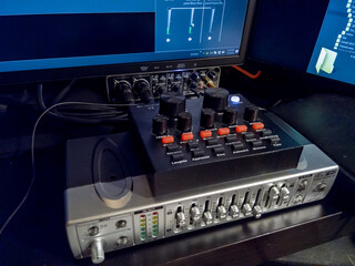 Sound equipment for conducting a stream in the form of sound cards and an equalizer