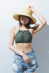 夏のファッションの女性