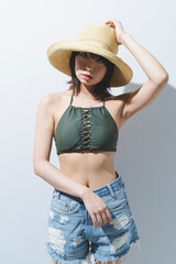 夏のファッションの女性