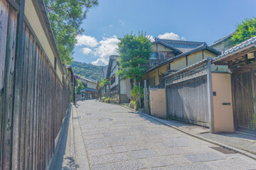 イラストみたいな京都の清水坂の風景写真