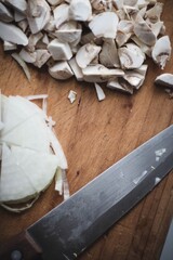 Picar los ingredientes.