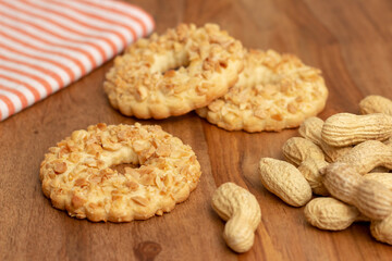 sable biscuits with chopped peanuts on top	

