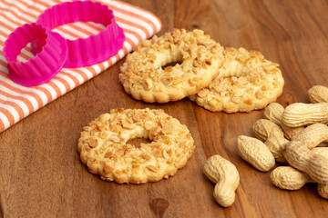 sable biscuits with chopped peanuts on top	
