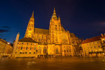 Obraz premium St. Vitus Cathedral in Prague, Czech in the evening