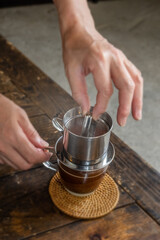 Fototapeta na wymiar ベトナムコーヒー　How to brew Vietnamese coffee