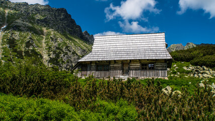 House among the mountains in the Polish Tatra © RITHOR