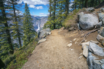 Fototapeta premium hiking the four mile trail in the yosemite national park in california, usa