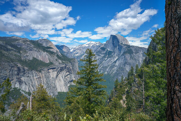 Obraz premium hiking the four mile trail in yosemite national park in california, usa
