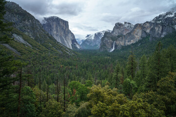 tunnel view in yosemite nationalpark, california, usa