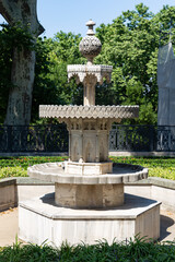 Fototapeta na wymiar Fountain in Topkapi Palace, Istanbul, Turkey