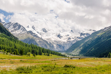 Val Roseg, Piz Roseg, Ova da Roseg, Rosegbach, Lej da Vadret, Piz Sella, Piz Glüschaint, Sellagletscher, Wanderweg, Berninagruppe, Oberengadin, Murtèl, Alpen, Sommer, Graubünden, Schweiz