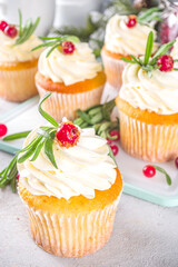Christmas Cupcakes with cranberry