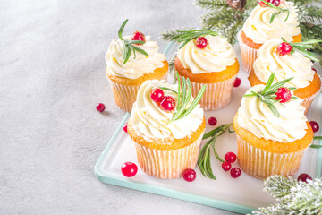 Christmas Cupcakes with cranberry