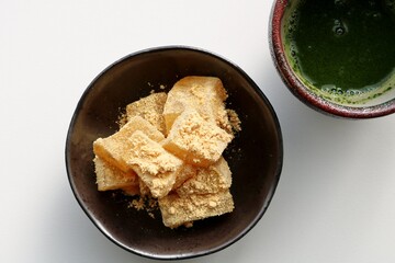 和菓子　わらびもち　きなこ