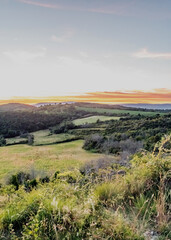 Fototapeta premium Coucher de soleil au Moulin Saint-Elzéar de Montfuron dans le Luberon