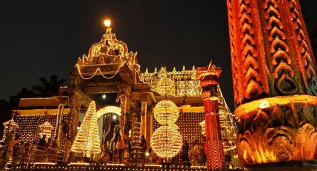 Lakshadeepam-After ayodhya world-record, Kerala's Sree Padmanabhaswamy temple lights one lakh lamps