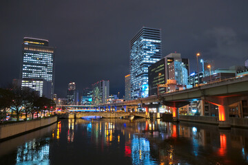 Fototapeta na wymiar 大阪 中之島 水晶橋からの夜景