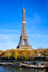 Fototapeta na wymiar セーヌ川とエッフェル塔　Beautiful view of the Seine and the Eiffel Tower