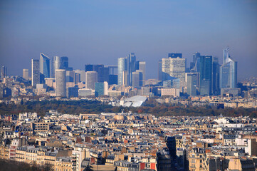 エッフェル塔から眺めるパリの超高層ビル　Paris skyscrapers as seen from the...