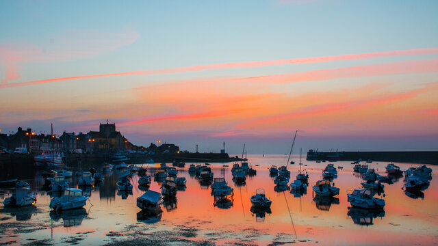 Barfleur, au lever du soleil (Manche)