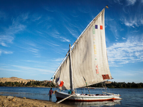 feluca is the best way to travel on the river nile