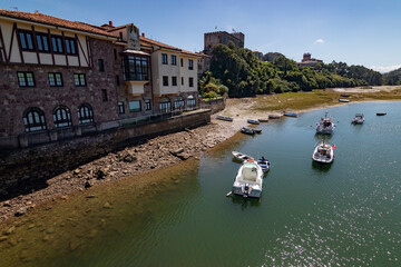 Obraz premium San Vicente de la Barquera (Cantabria)
