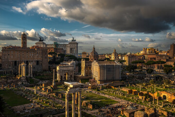 Fototapety  Ogromna ciężka chmura nad forum Romanum w Rzymie