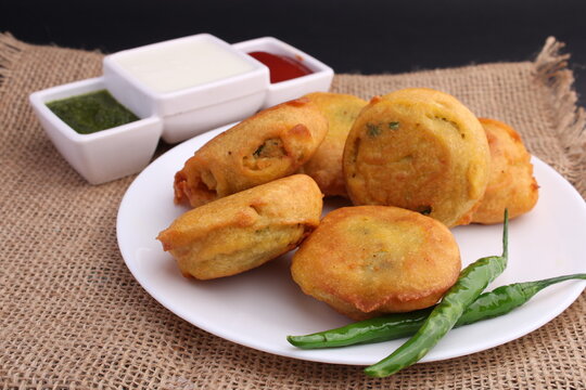 Batata Vada Or Aaloo Bonda Or Fried Potato Patty