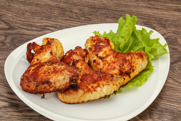 Roasted chicken wings with spices