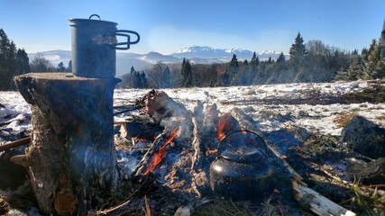 ognisko na tle tatr © Pawe