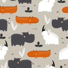 Tapeten Nahtloses Muster mit afrikanischen Tieren. Kindlicher süßer Druck. Vektor handgezeichnete Illustration. © bilaaa
