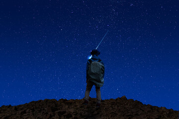 Obraz premium 流れ星と登山