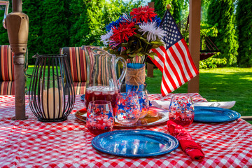 4th of july picnic in backyard
