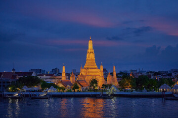 Naklejka premium Wat Arun (Temple of Dawn), Thailand